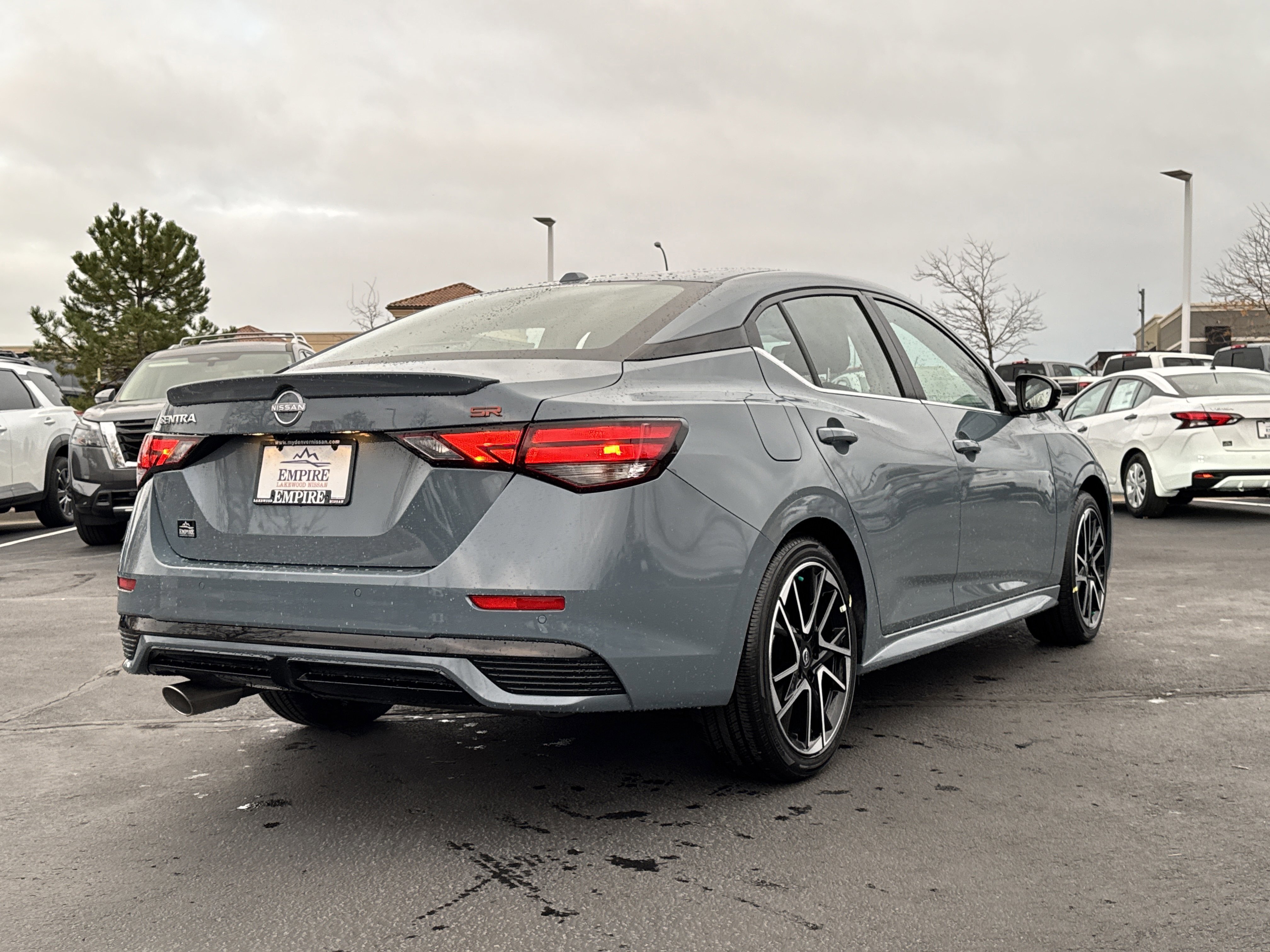 2025 Nissan Sentra SR photo 2