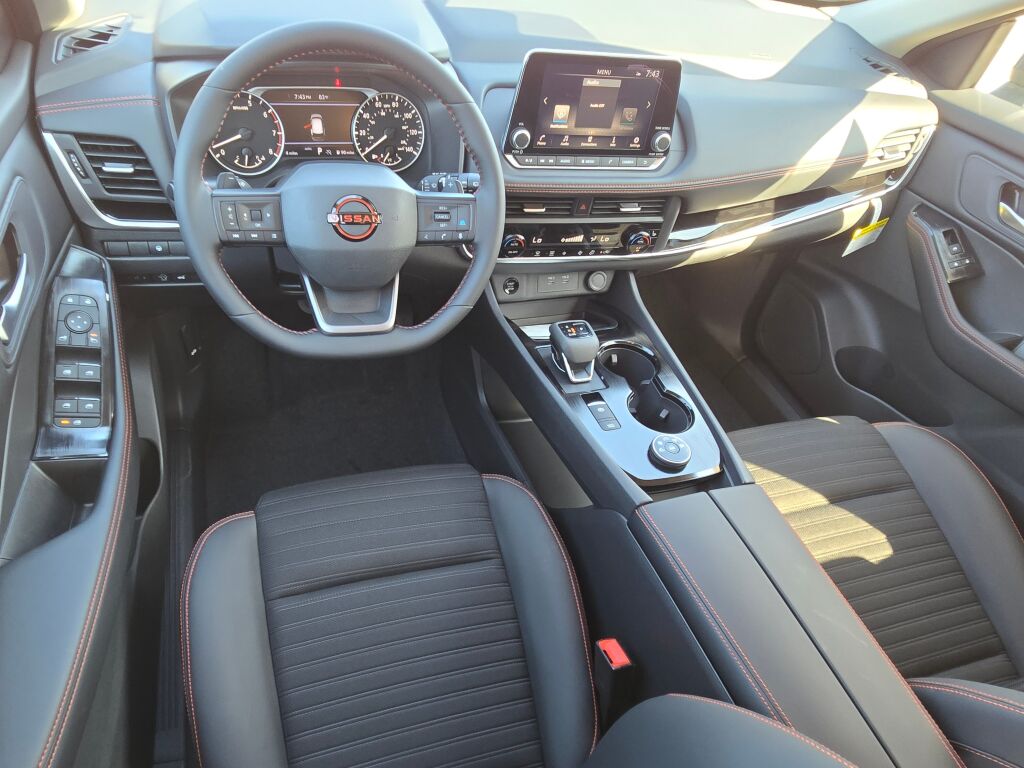 2026 Nissan Rogue SV photo 14
