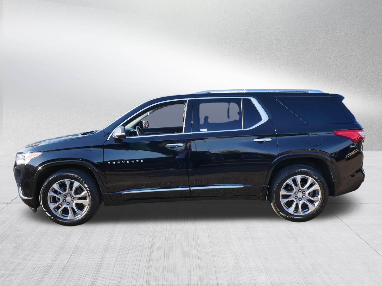 2020 Chevrolet Traverse Premier photo 2