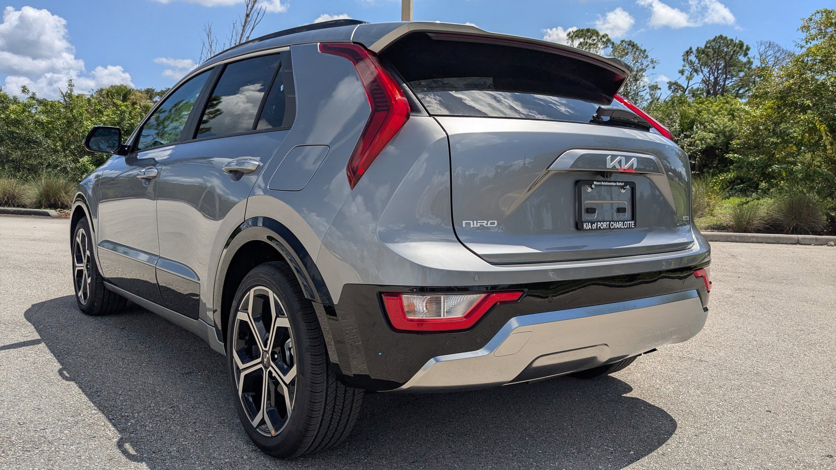 2025 Kia Niro EX Touring photo 4