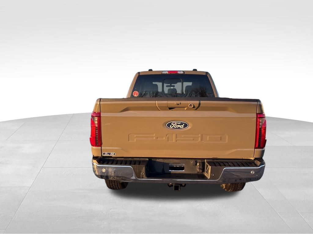 2025 Ford F-150 XLT photo 4