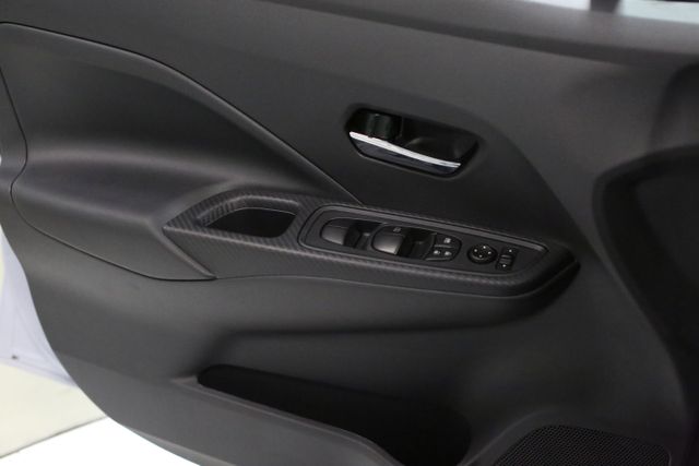 2025 Nissan Versa SV photo 11
