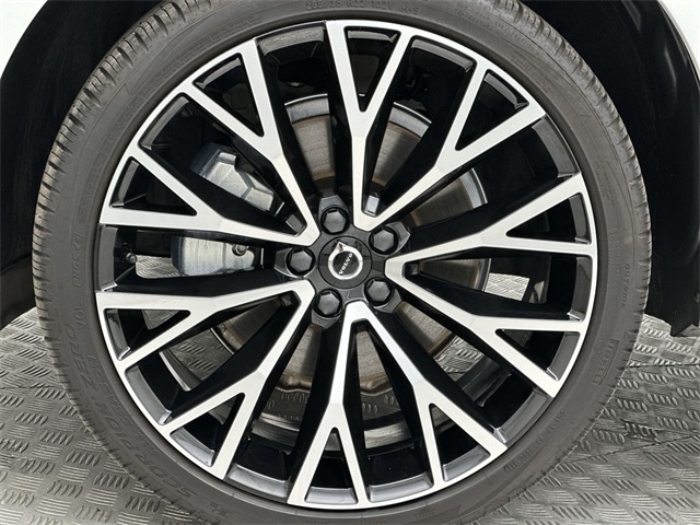 2021 Volvo XC60 T5 Inscription photo 2