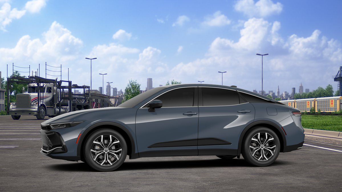 2026 Toyota Crown XLE photo 3