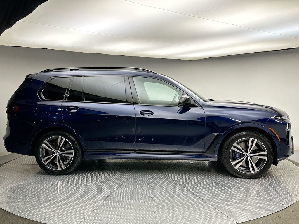 2025 Bmw X7 M60i photo 4