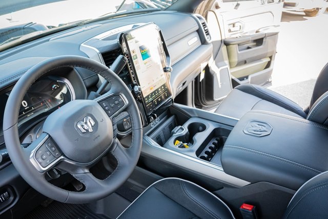 2025 Ram 2500 Laramie photo 17