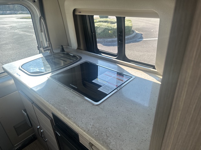 2022 Ram ProMaster 3500 Window Van Cargo Van photo 12