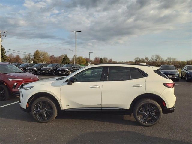 2025 Buick Envision Sport Touring photo 2