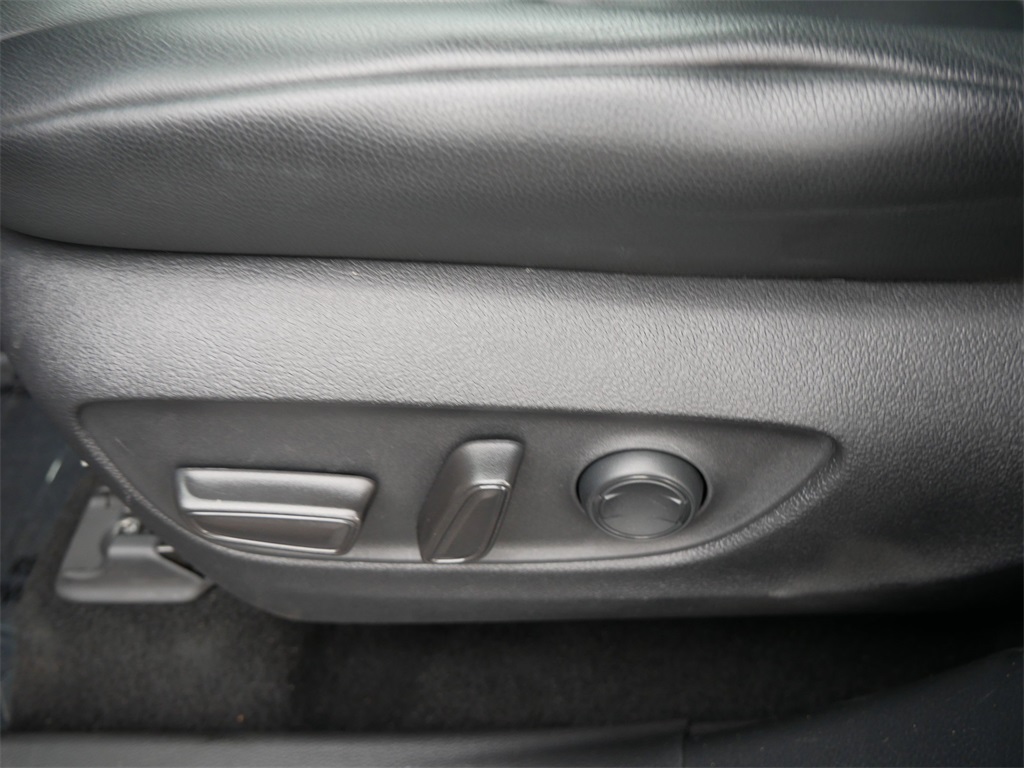 2022 Toyota Highlander XLE photo 12