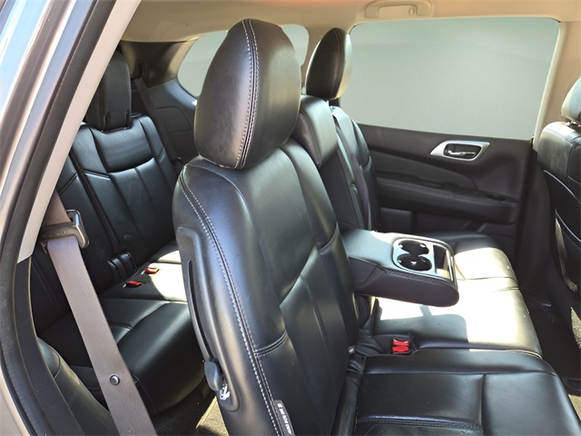 2018 Nissan Pathfinder SL photo 32