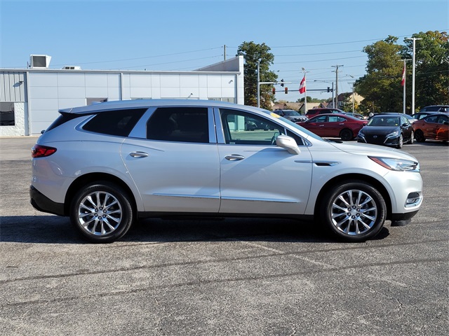 2018 Buick Enclave Essence photo 3