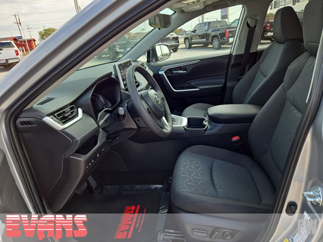2025 Toyota RAV4 Hybrid XLE photo 15