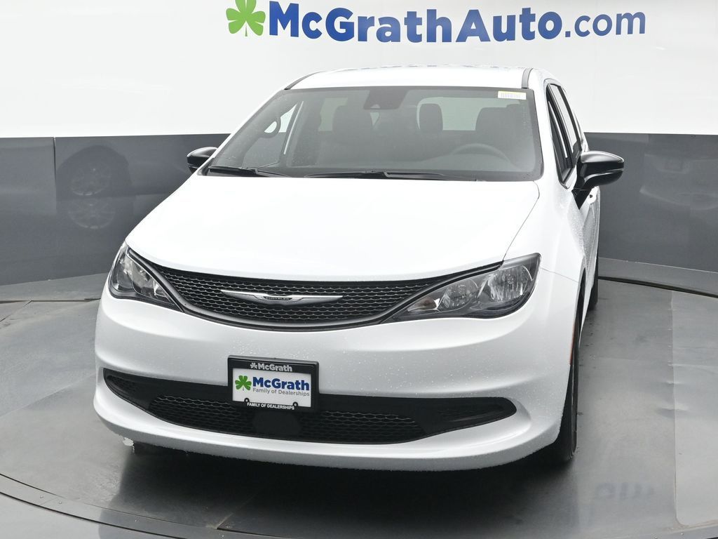 2026 Chrysler Voyager LX photo 3