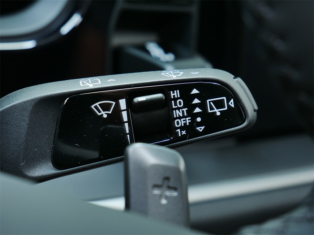 2025 Porsche Cayenne E-Hybrid Turbo photo 23