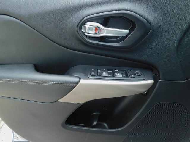 2017 Jeep Cherokee Limited photo 22