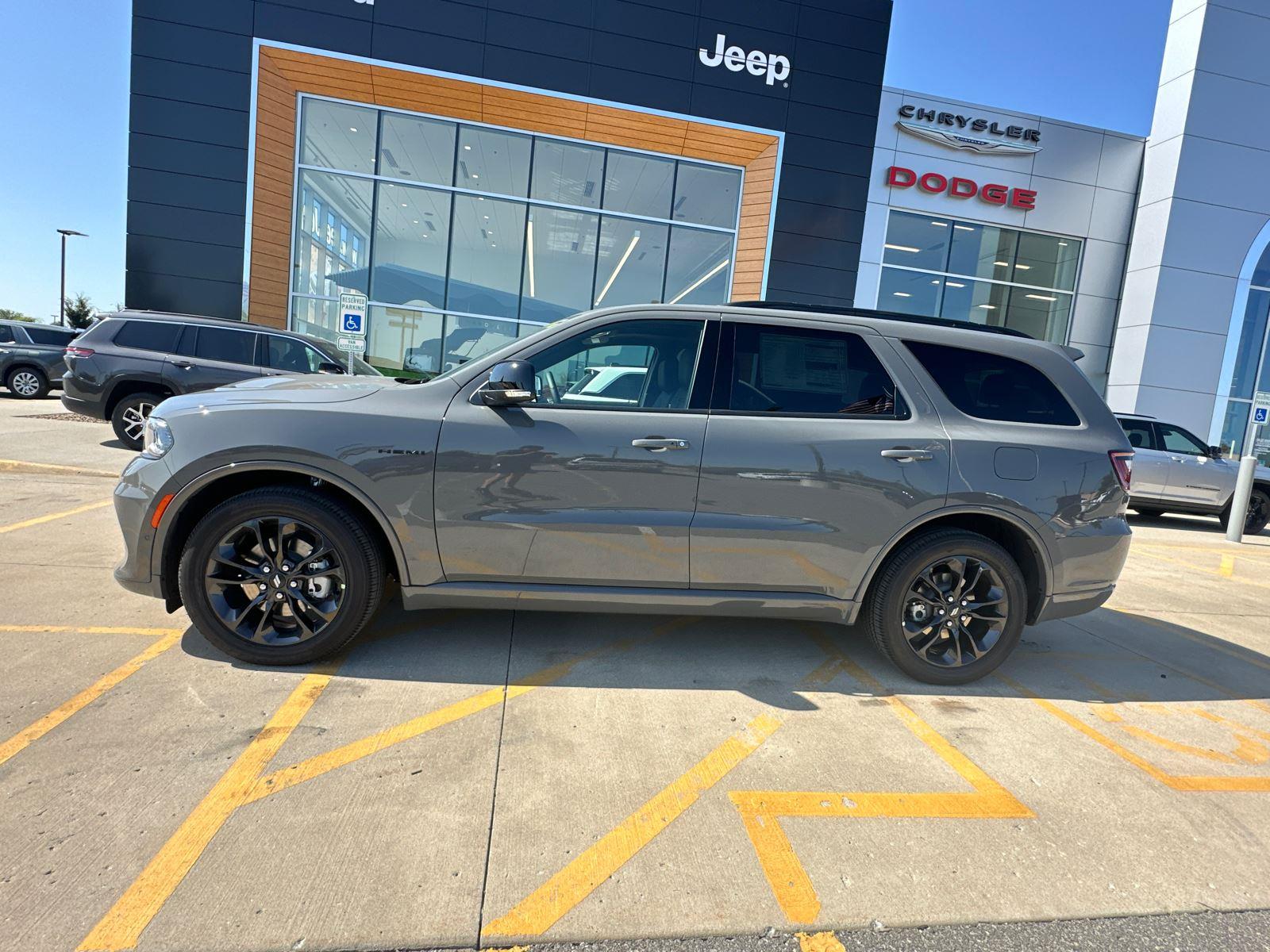 2025 Dodge Durango R/T Plus photo 3