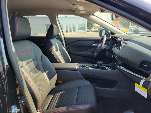 2026 Nissan Rogue SV photo 17