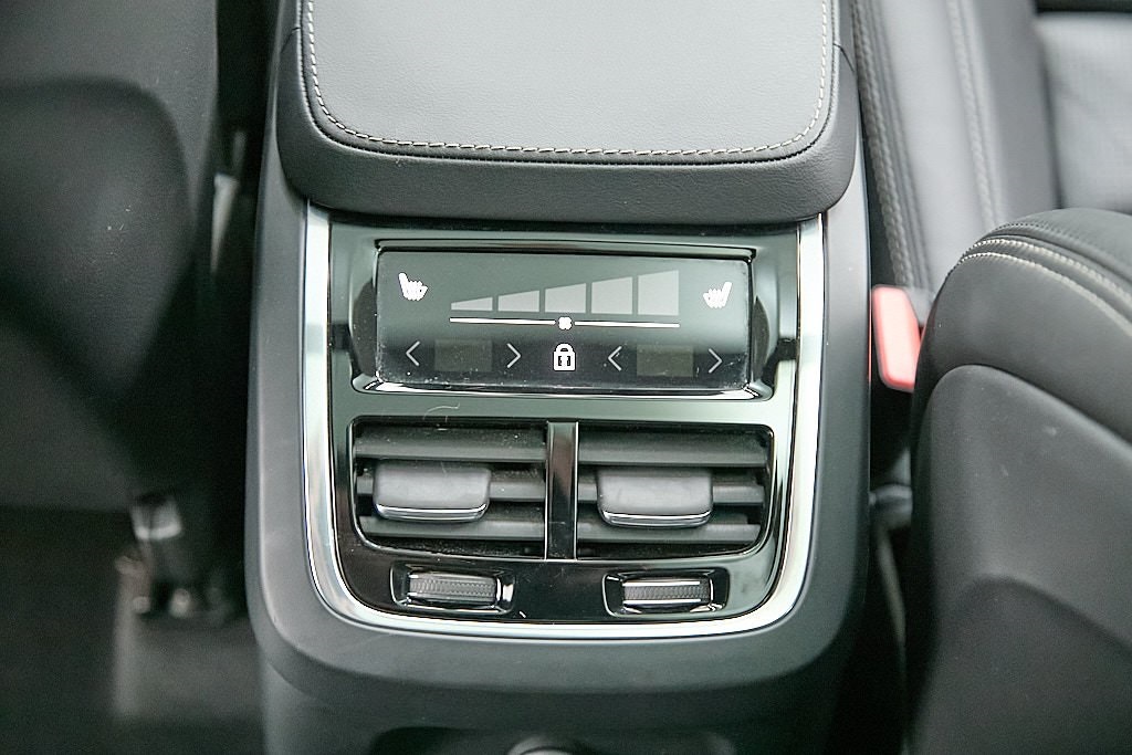 2023 VOLVO XC90 - Image 20