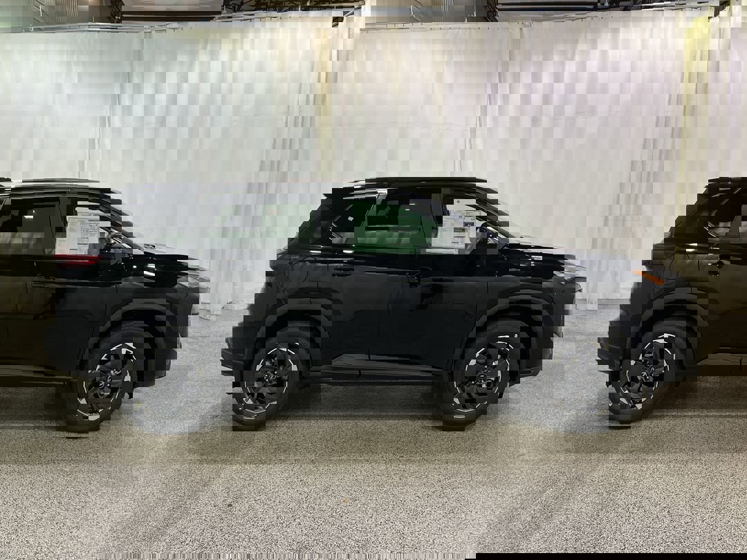 2026 Nissan Rogue SV photo 4