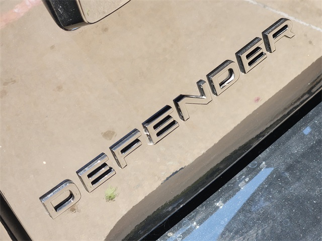 2025 Land Rover Defender 130 V8 photo 8