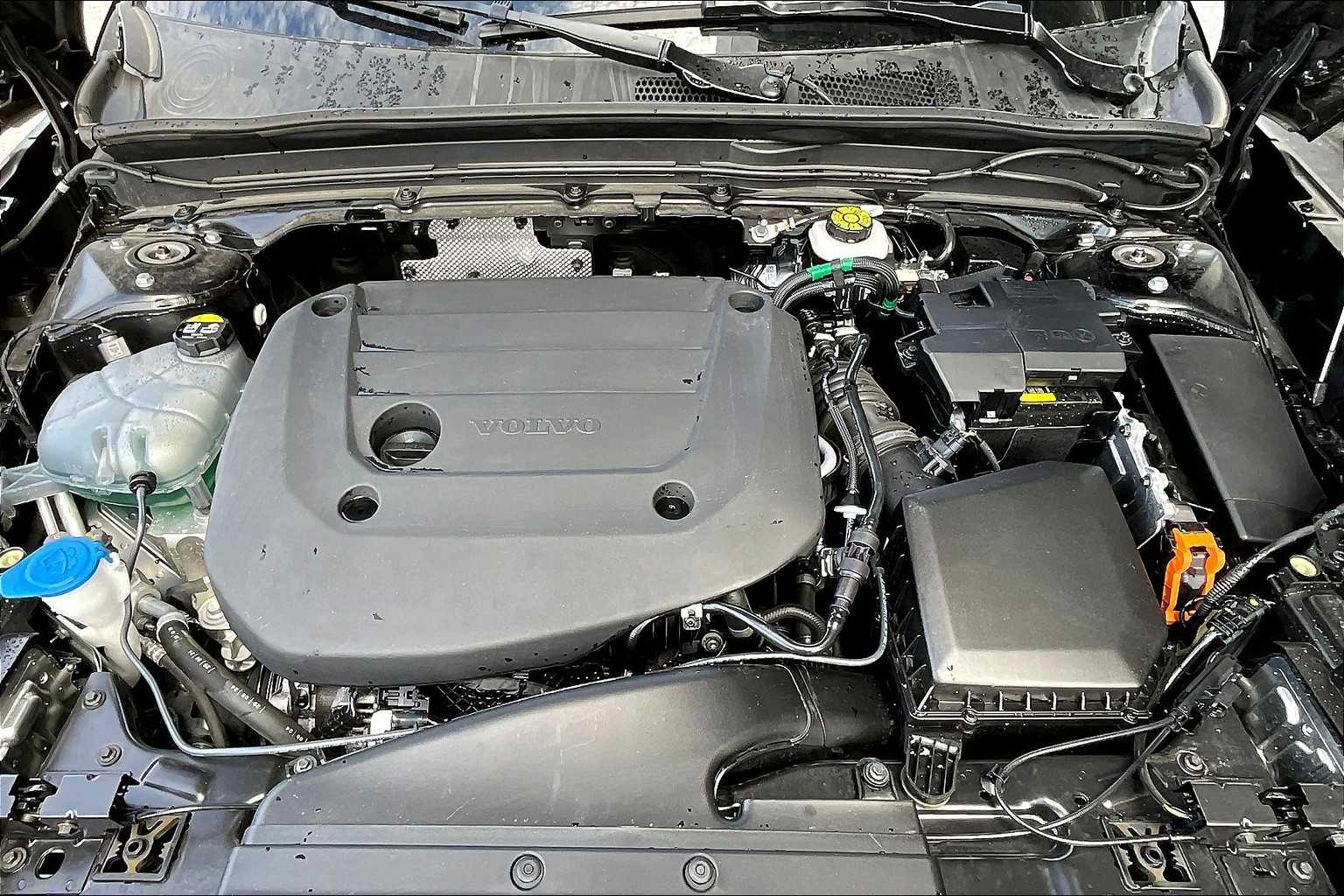 2025 Volvo XC40 Plus photo 29