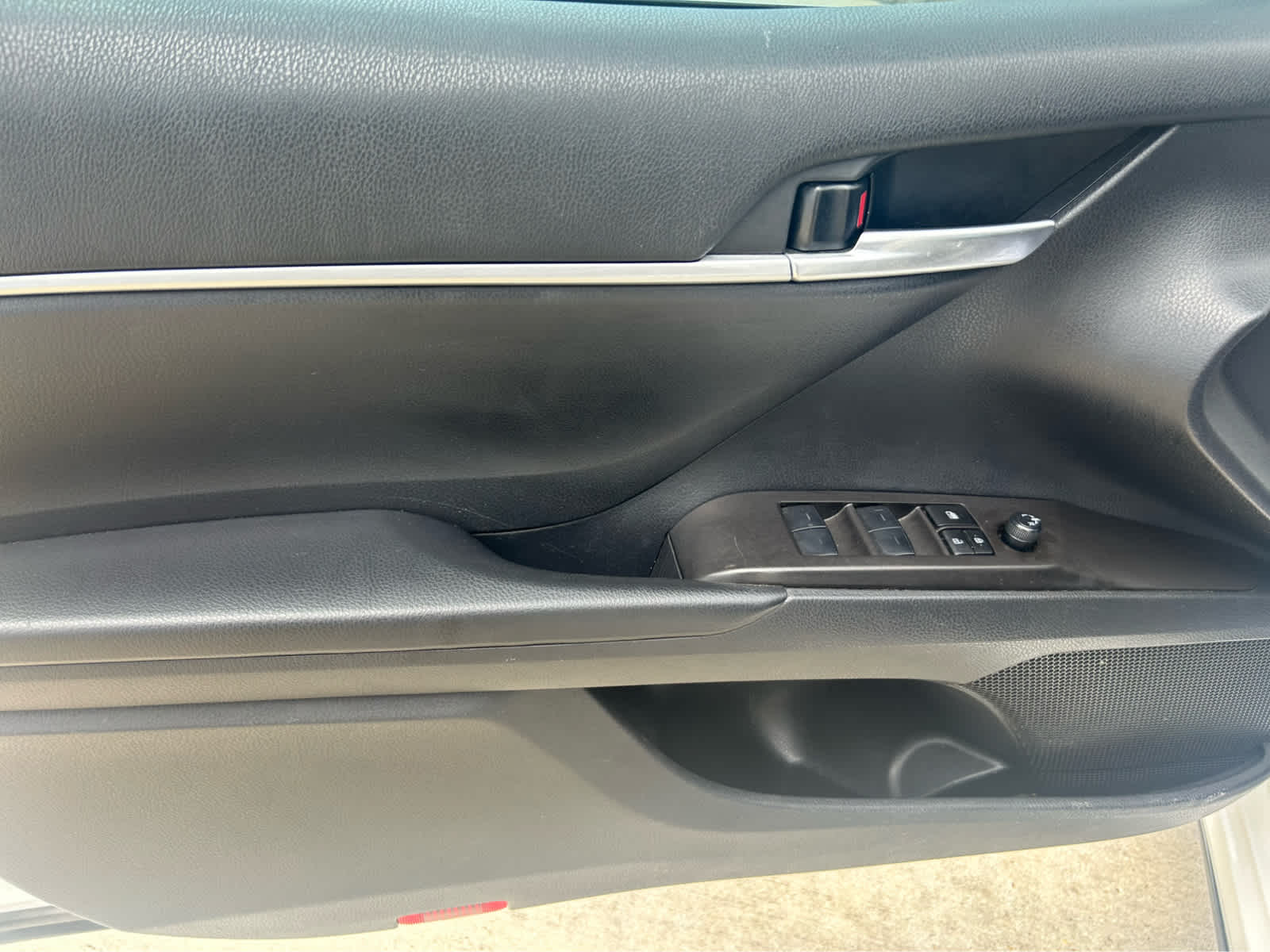 2023 Toyota Camry SE photo 6