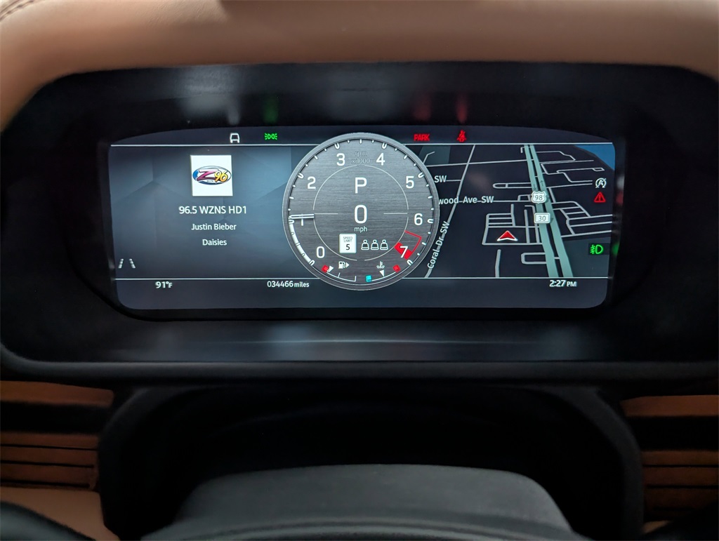 2023 Land Rover Defender 110 photo 35