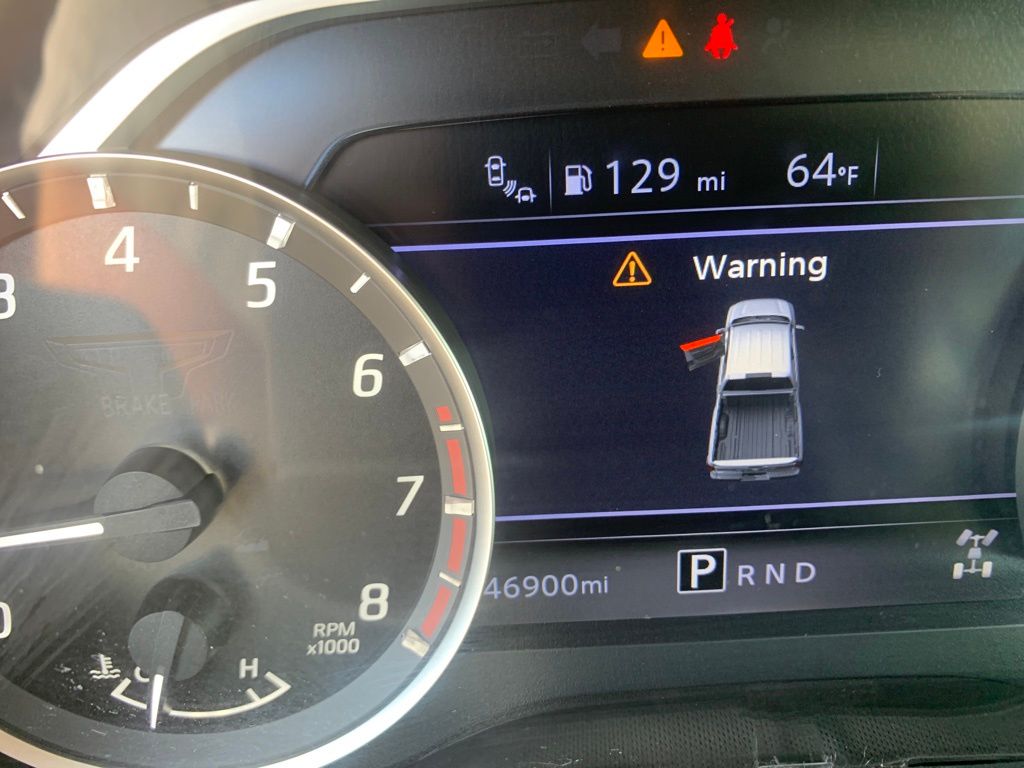2023 Nissan Titan SV photo 14