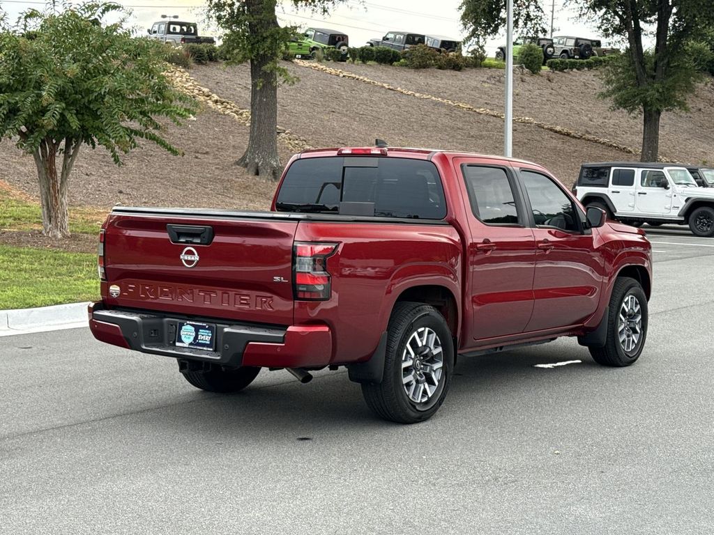 2024 Nissan Frontier SL photo 4