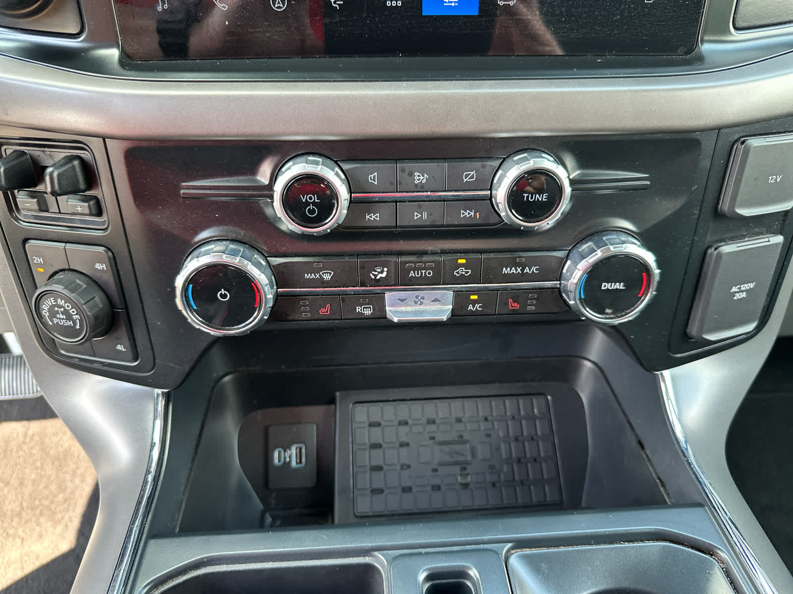 2024 Ford F-150 XLT photo 38