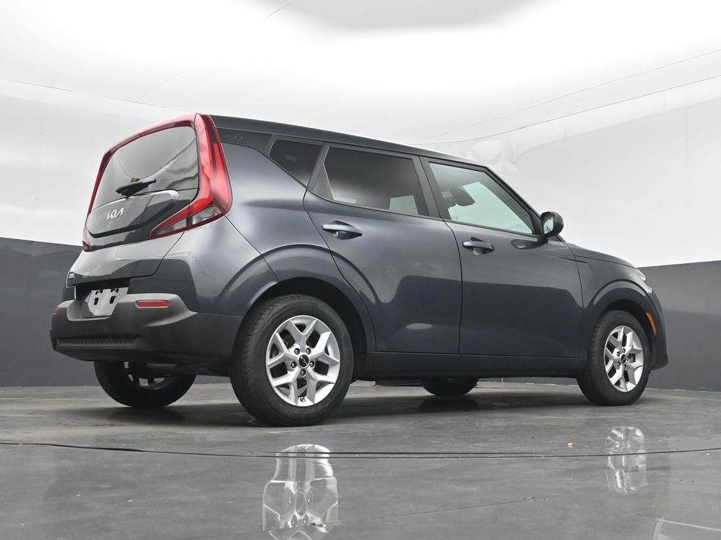 2022 Kia Soul LX photo 35