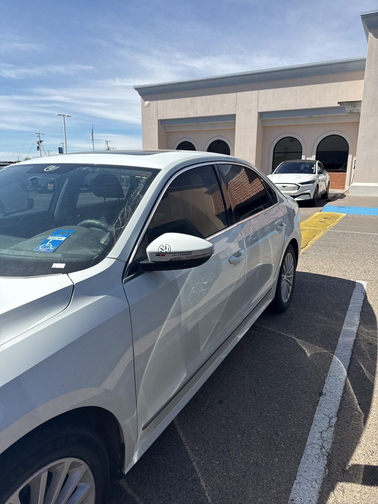 2017 Volkswagen Passat SE photo 10