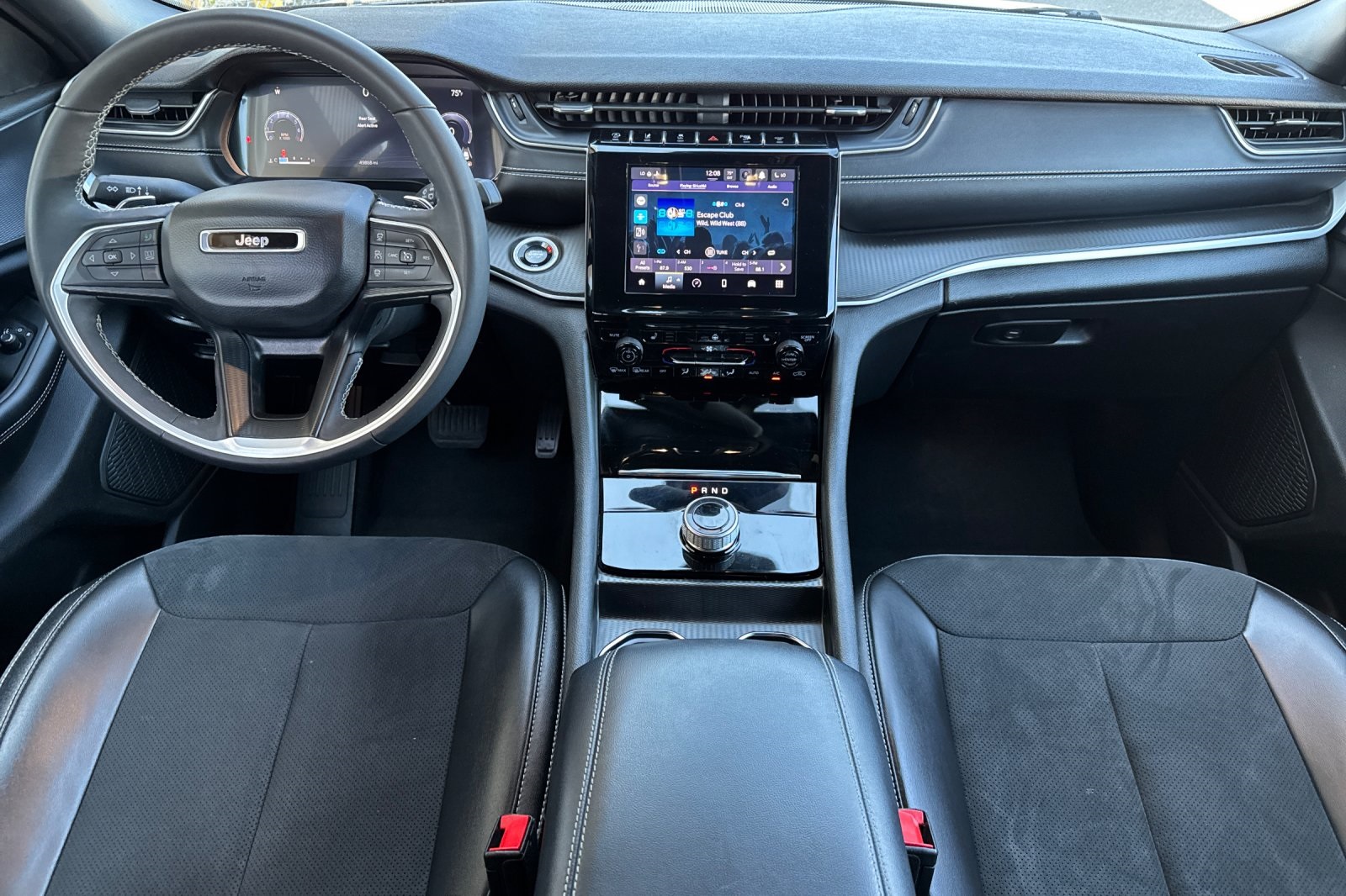2024 Jeep Grand Cherokee Altitude photo 12