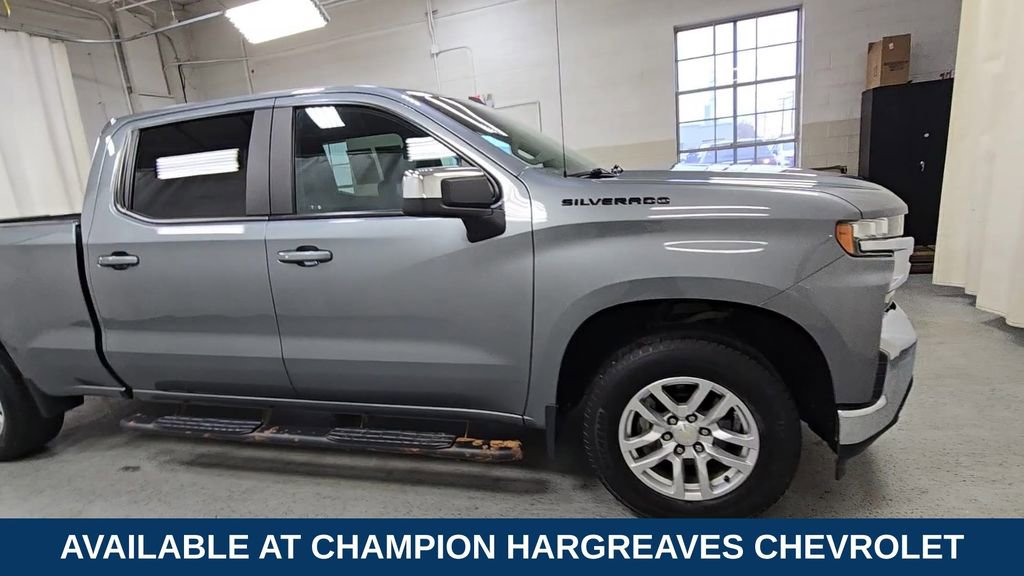 2021 Chevrolet Silverado 1500 LT photo 2
