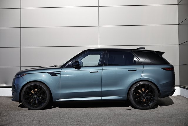 2025 Land Rover Range Rover Sport SE photo 3