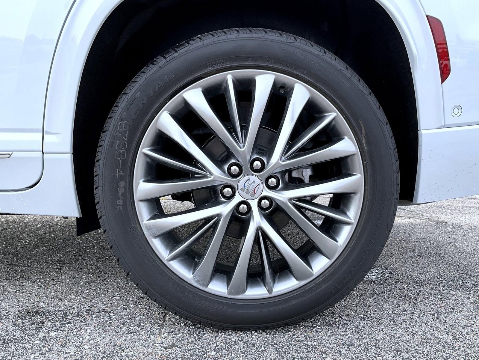 2026 Buick Enclave Avenir photo 21