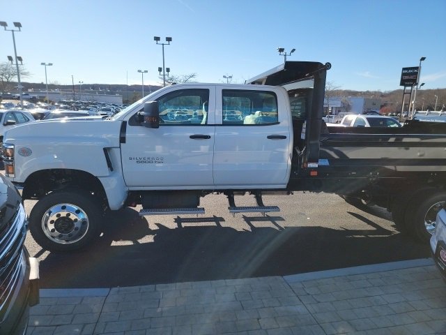 2024 Chevrolet Silverado 5500HD Work Truck photo 4