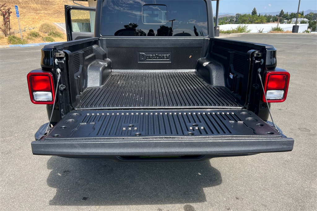 2023 Jeep Gladiator Overland photo 20
