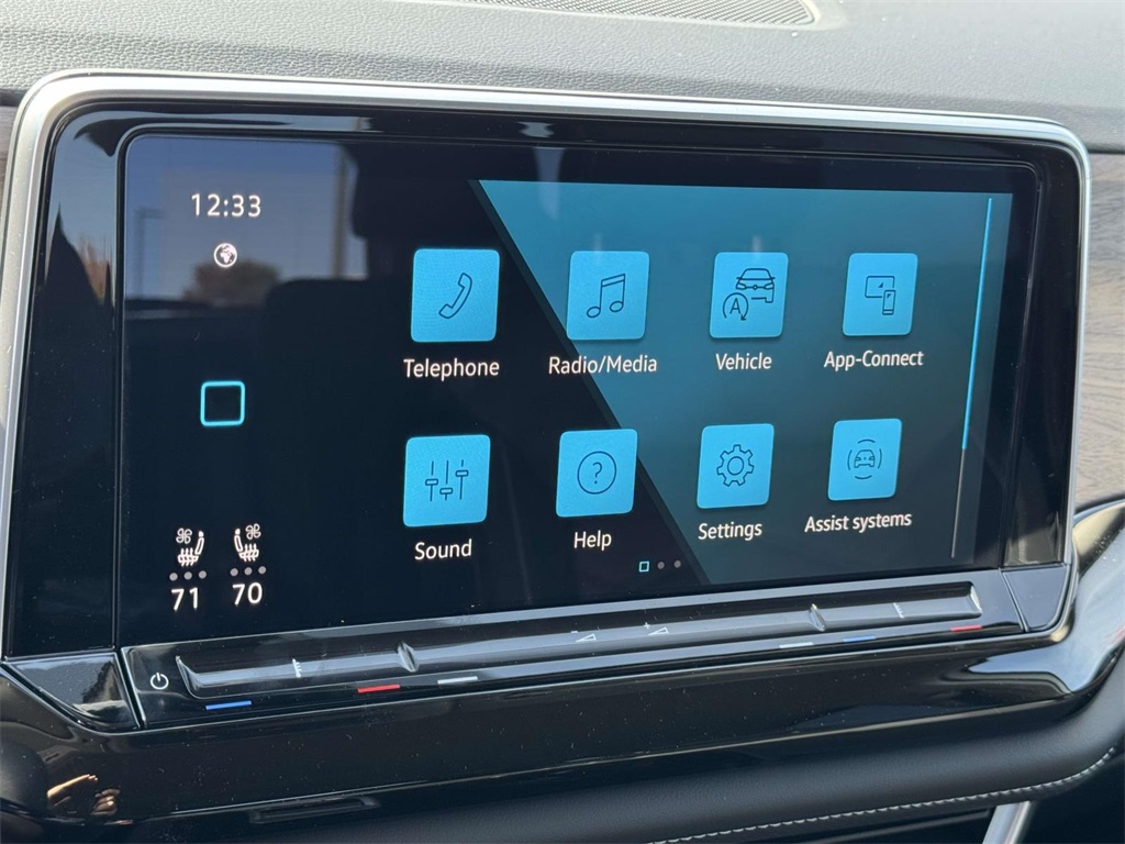 2025 Volkswagen Atlas SE Technology photo 2