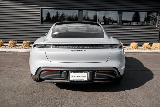 2024 Porsche Taycan 4S photo 4