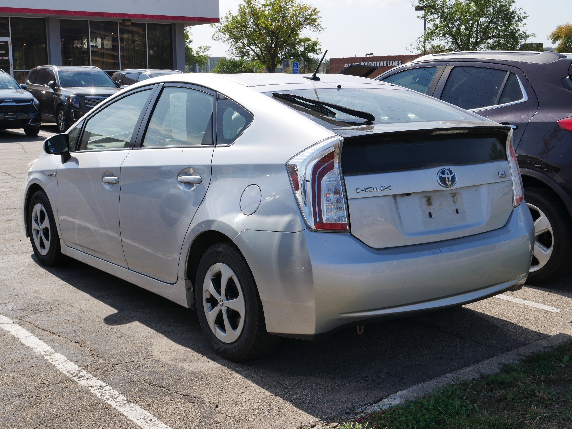 2013 Toyota Prius Four photo 2