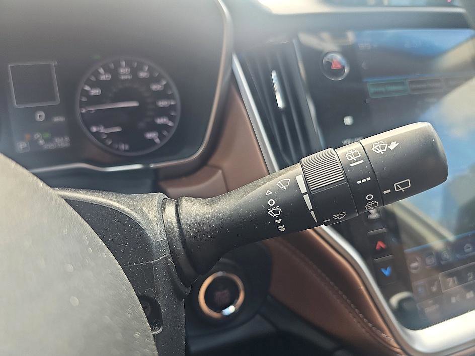 2021 Subaru Outback Touring photo 22