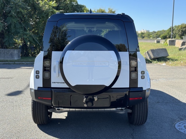 2026 Land Rover Defender 110 S photo 4