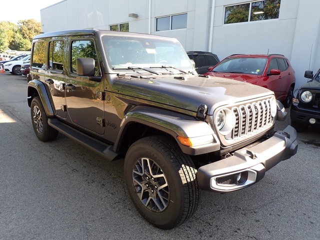 2025 Jeep Wrangler Sahara photo 6