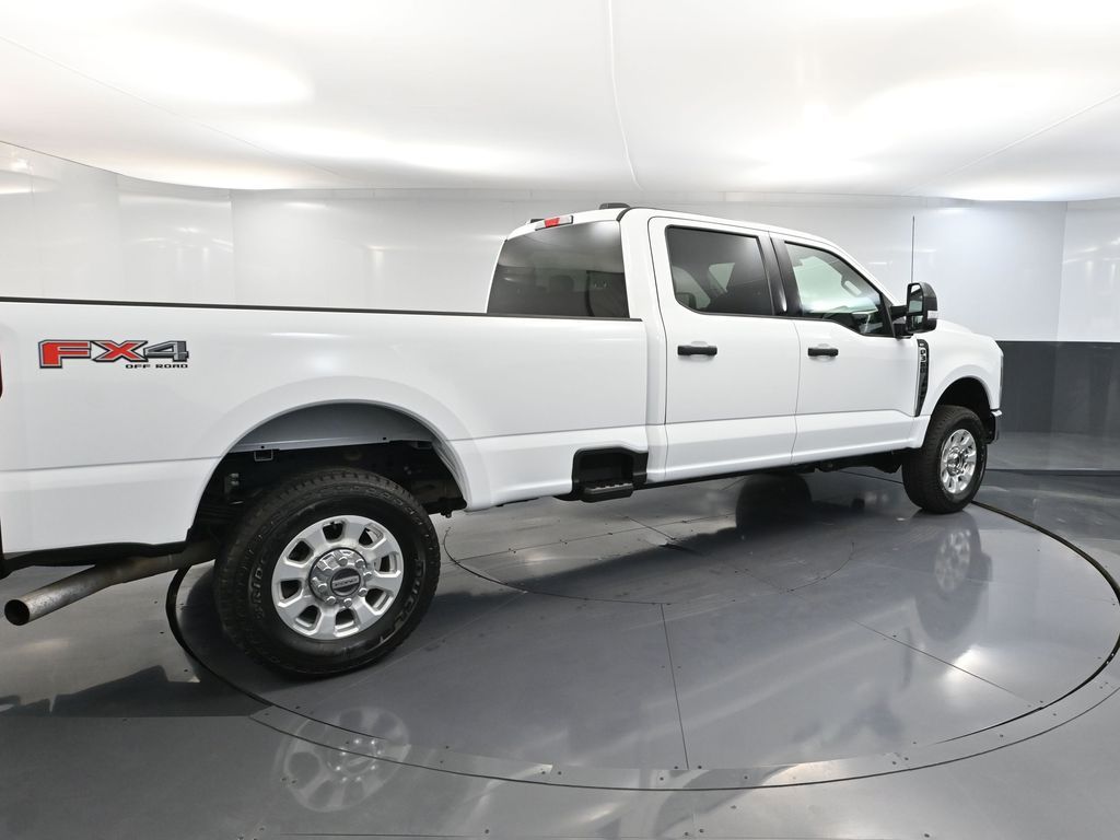 2024 Ford F-350 photo 4