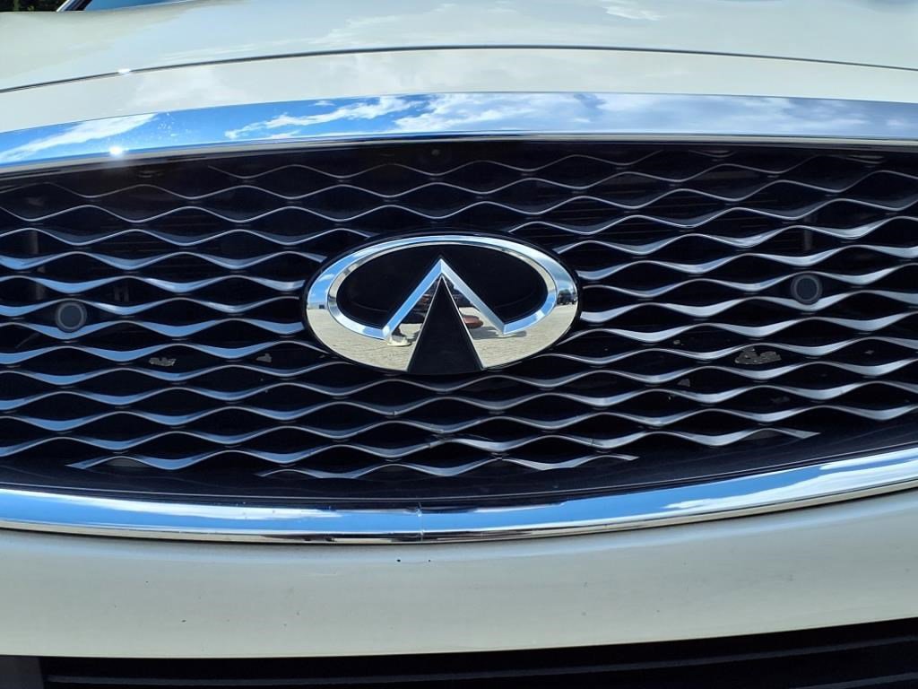 2022 Infiniti Q50 LUXE photo 2
