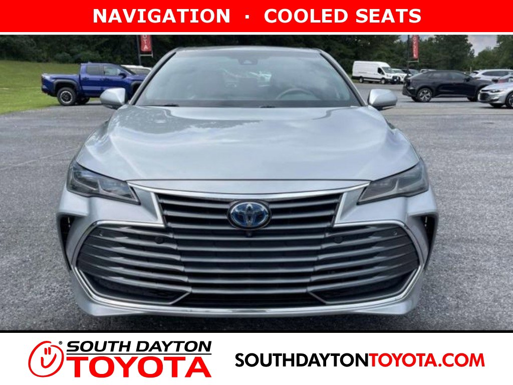 2020 Toyota Avalon Limited's photo
