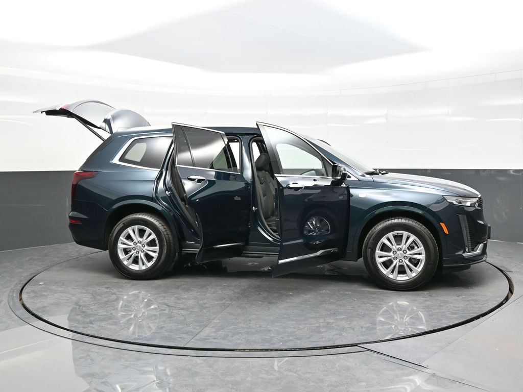 2025 Cadillac XT4 Luxury photo 40
