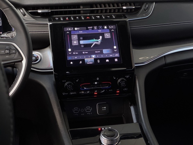2023 Jeep Grand Cherokee Altitude photo 38