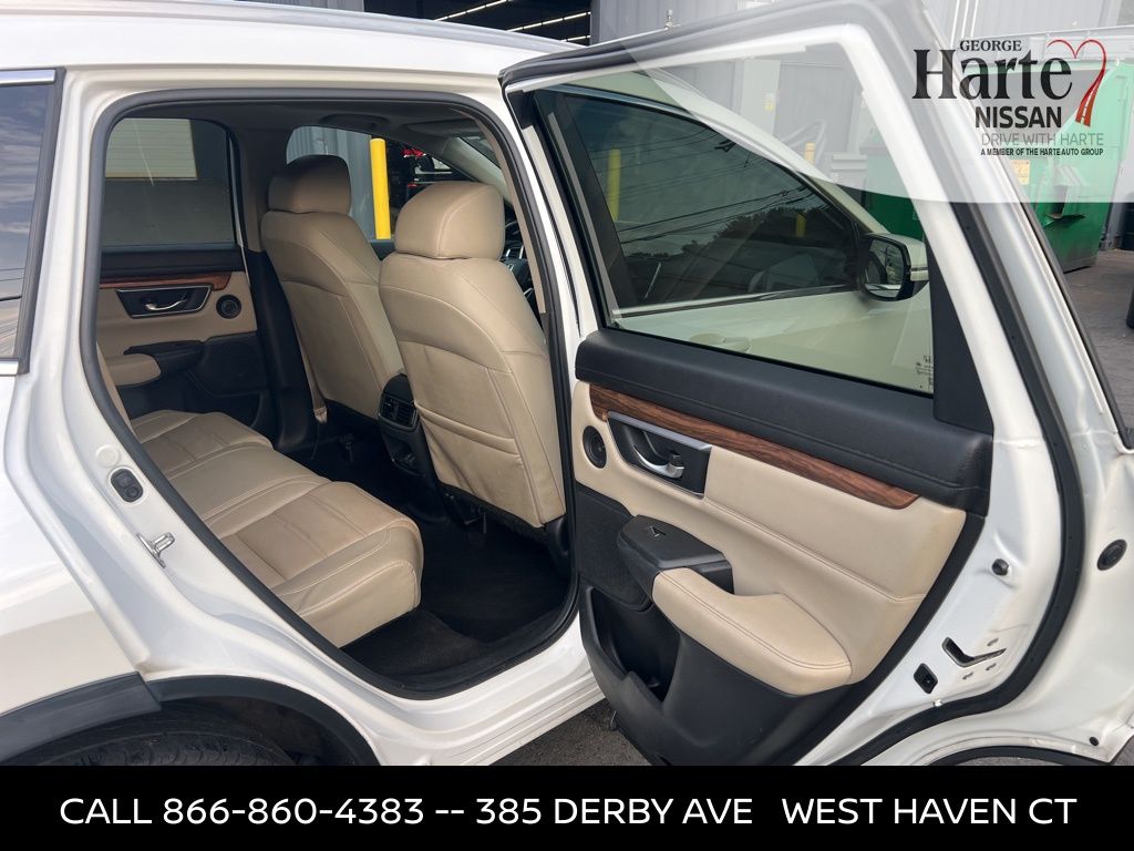 2017 Honda CR-V Touring photo 13
